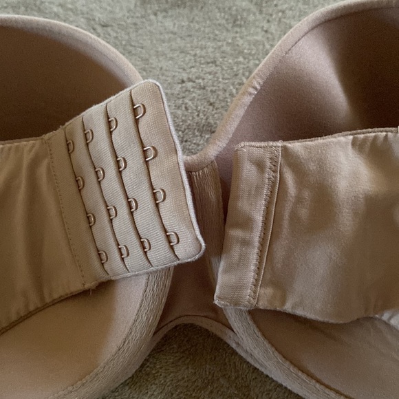 Victoria’s Secret Strapless bra 34DDD - Picture 4 of 4